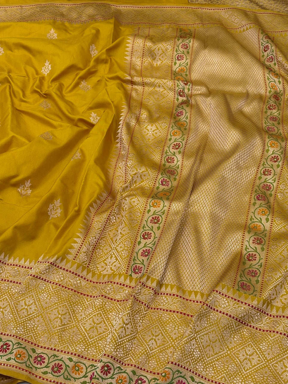 Musterd Yellow Pure Banarasi Ektara  Silk Handwoven Saree