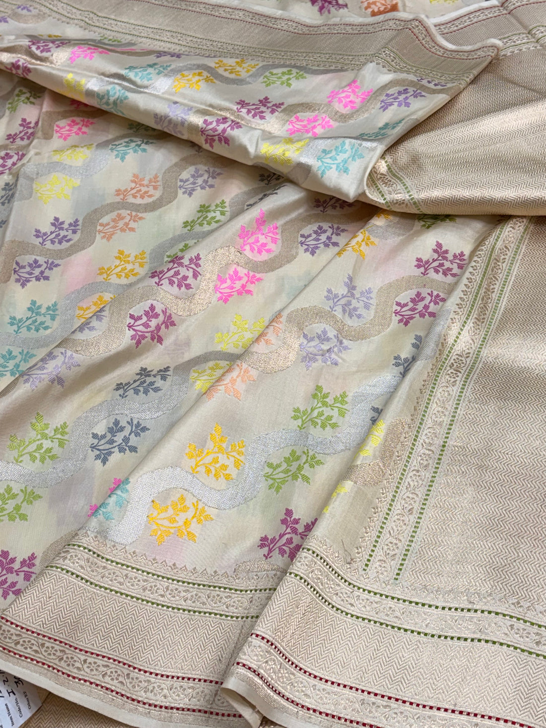 Ivory Handloom Pure Katan Silk Banarasi Saree