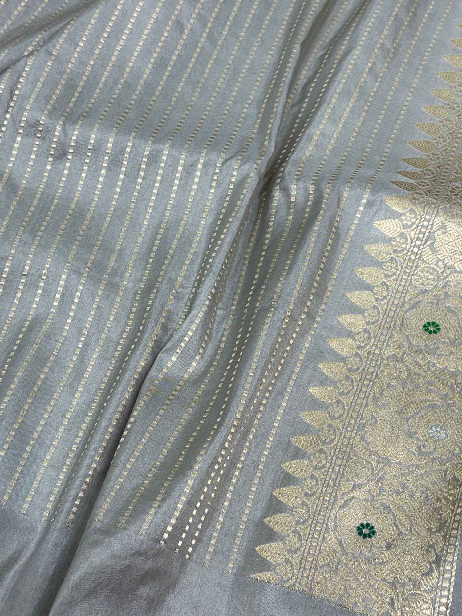 Silver Grey Handwoven Banarasi Pure Katan Silk Kadwa Weave Saree with Jaal Check Meenakari Design