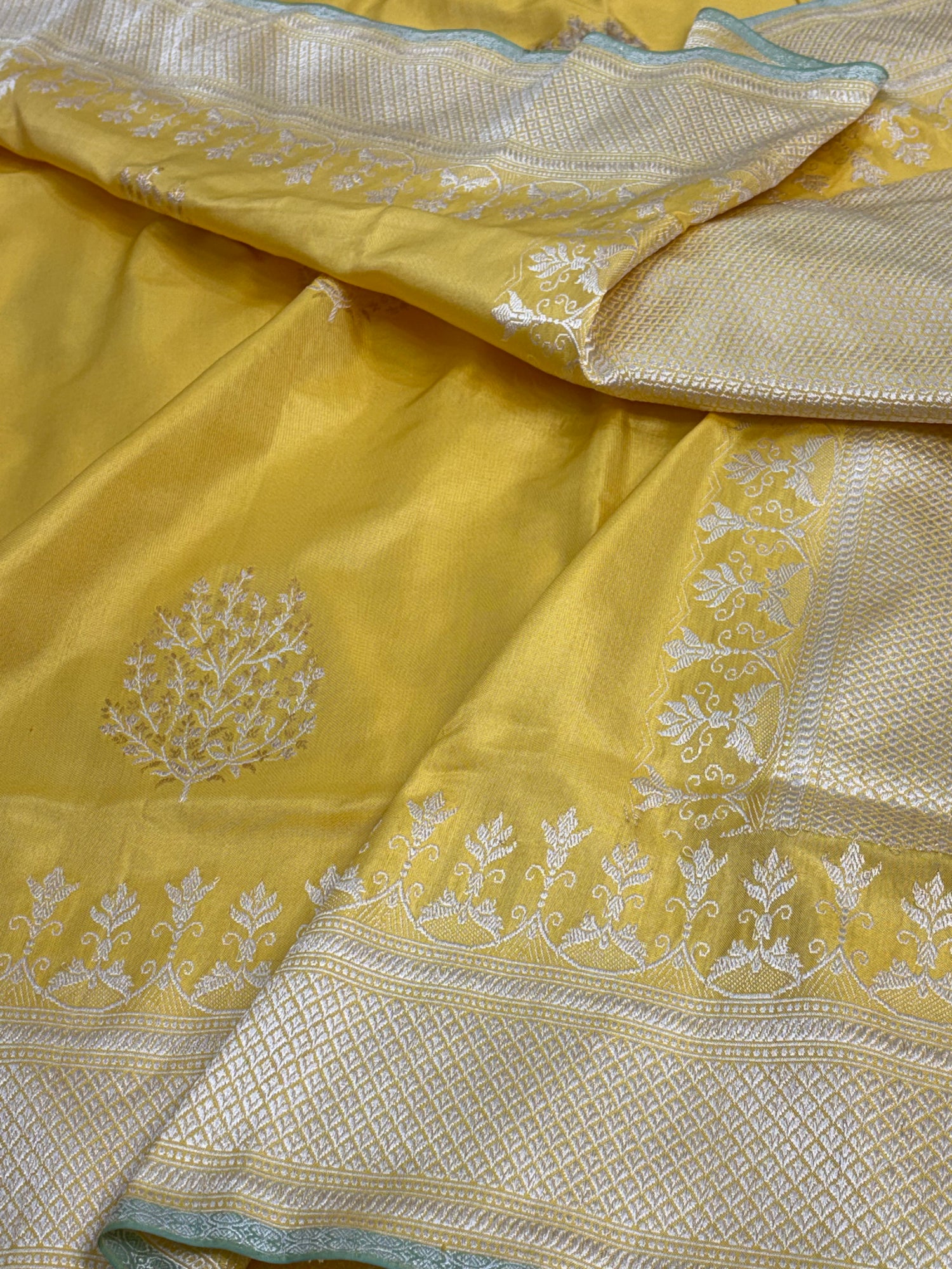 Yellow Handwoven Banarasi Pure Ektara Katan Silk Saree