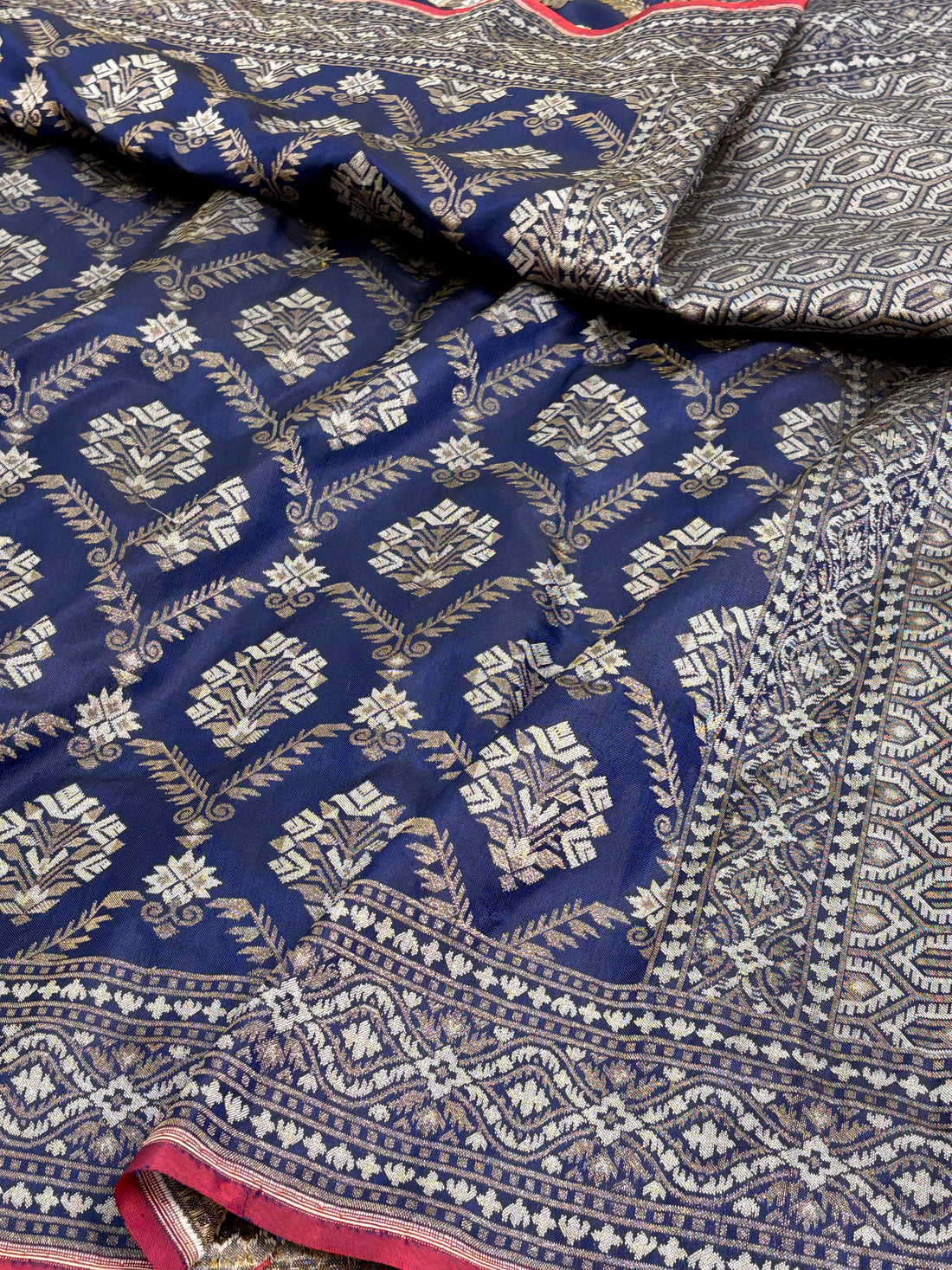 Nilambari Handwoven Banarasi Pure Jamdani Katan Silk Saree