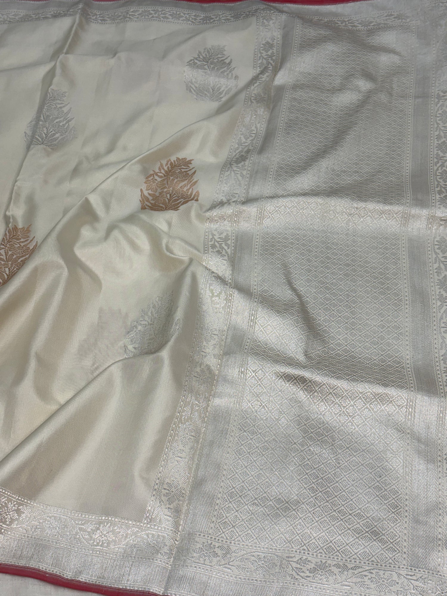 Ivory Handwoven Banarasi Pure Ektara Katan Silk Saree