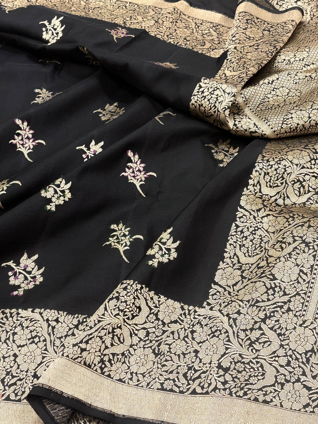 Black Handwoven Banarasi Pure Ektara Katan Silk Saree