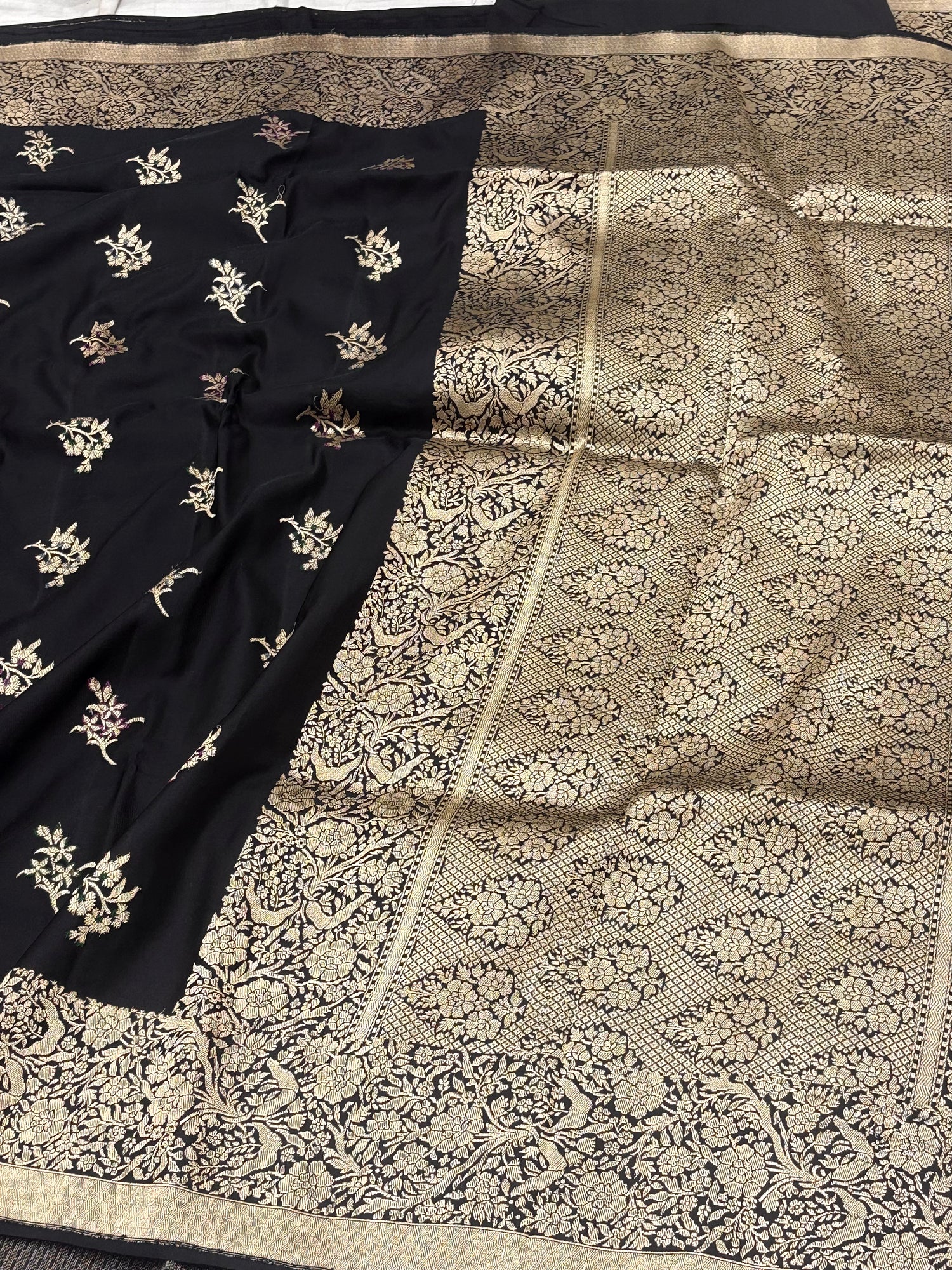 Black Handwoven Banarasi Pure Ektara Katan Silk Saree
