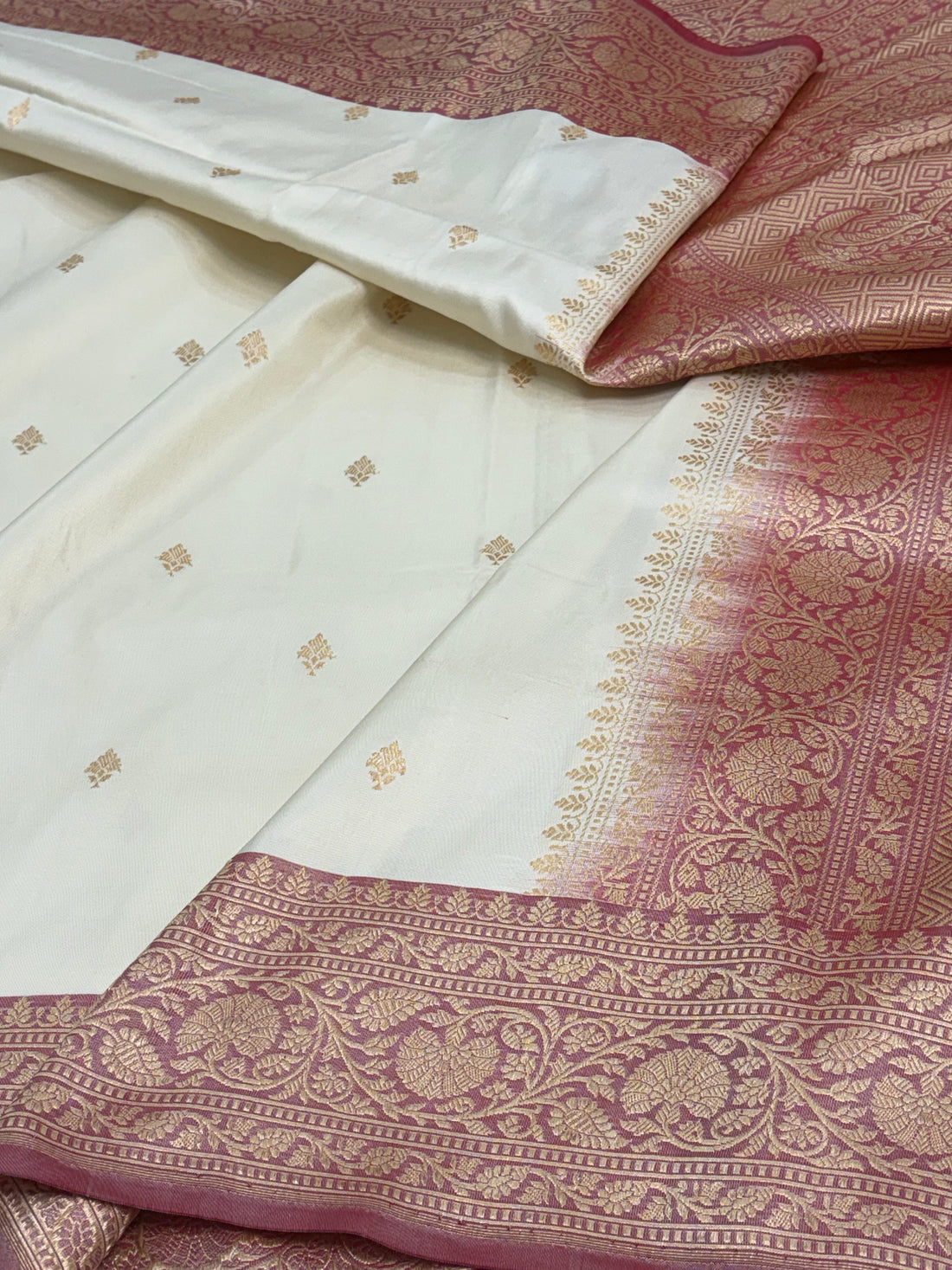 Ivory Handwoven Banarasi Pure Ektara Katan Silk Saree