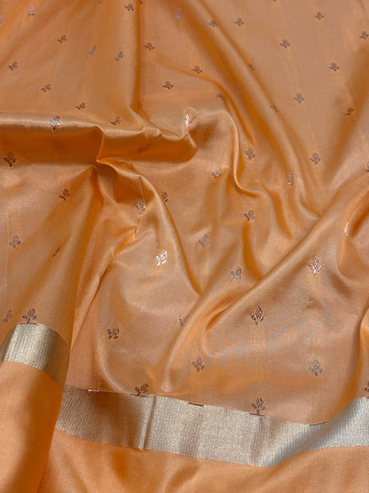 Smoke Mauve Handwoven Banarasi Pure Katan Silk Saree with Meenakari Buta