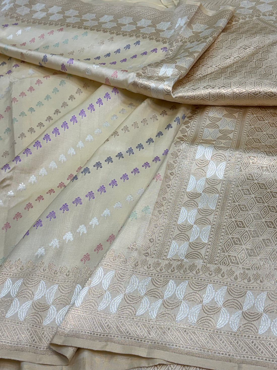 Ivory Handwoven Banarasi Pure Katan Silk Saree with Modern Border and Palu