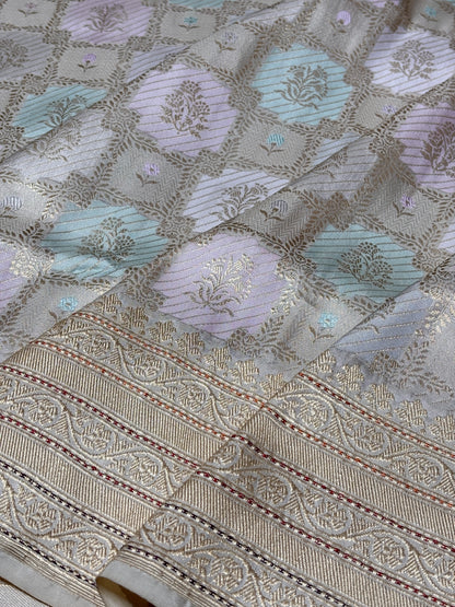 Ivory Pure Banarasi Rangkaat Silk Handloom Saree