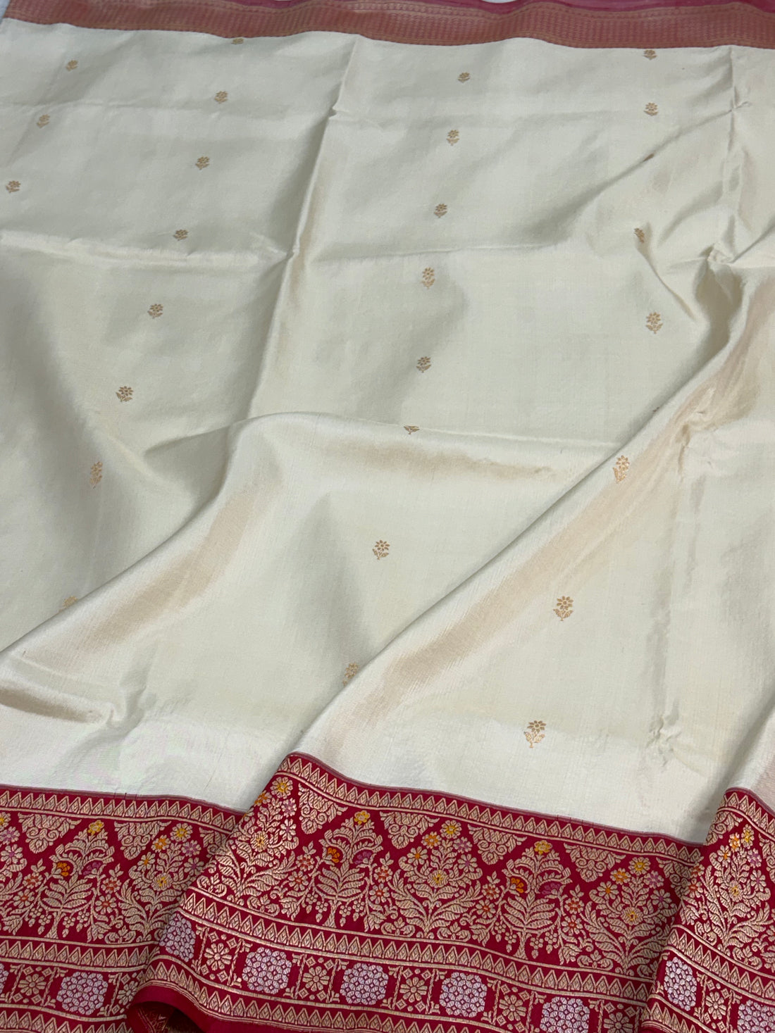 Ivory Handwoven Banarasi Pure Katan Silk with Red Meenakari Border