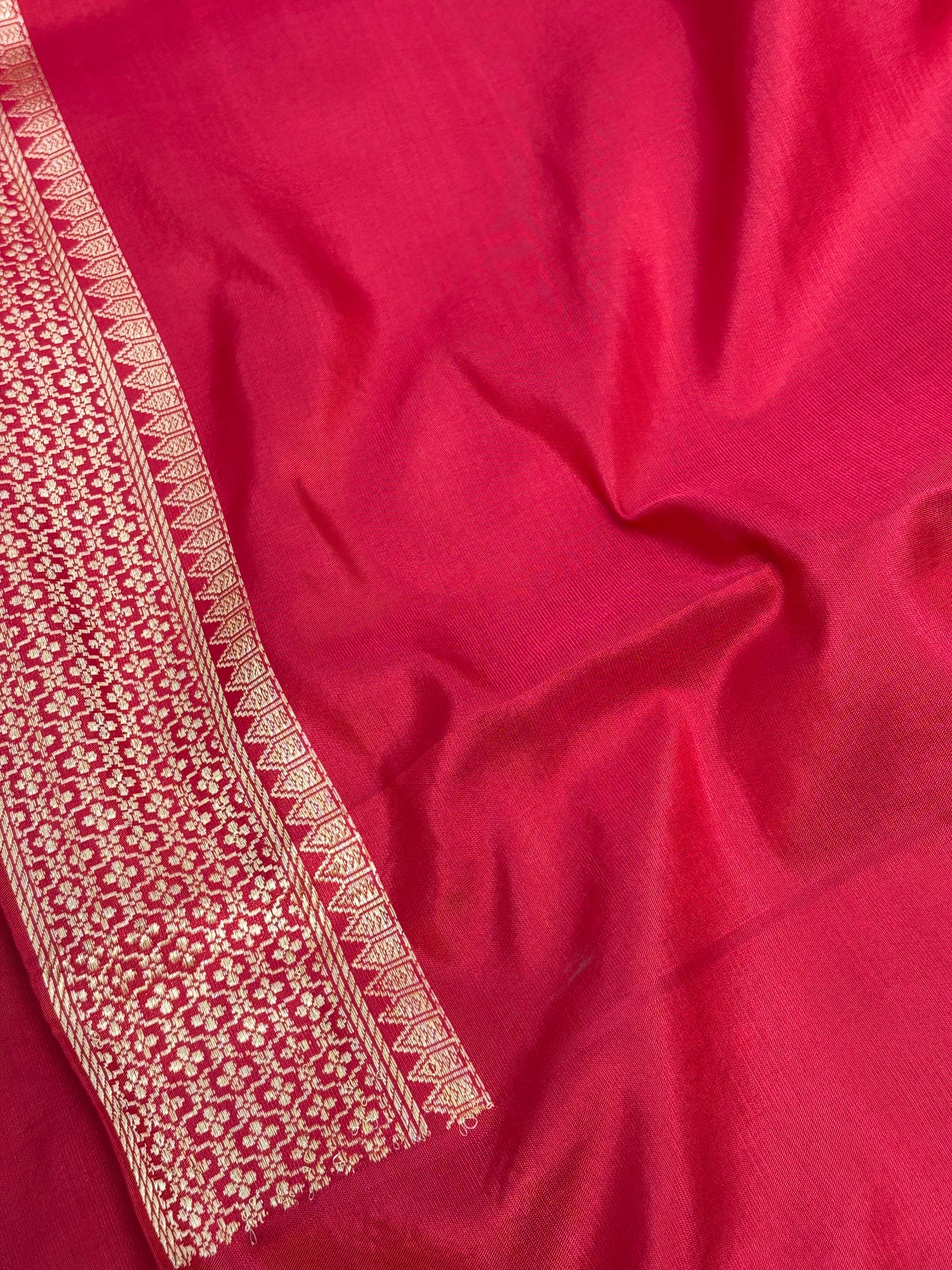 Ivory Handwoven Banarasi Pure Katan Silk with Red Meenakari Border