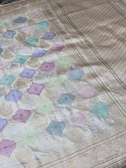 Ivory Pure Banarasi Rangkaat Silk Handloom Saree