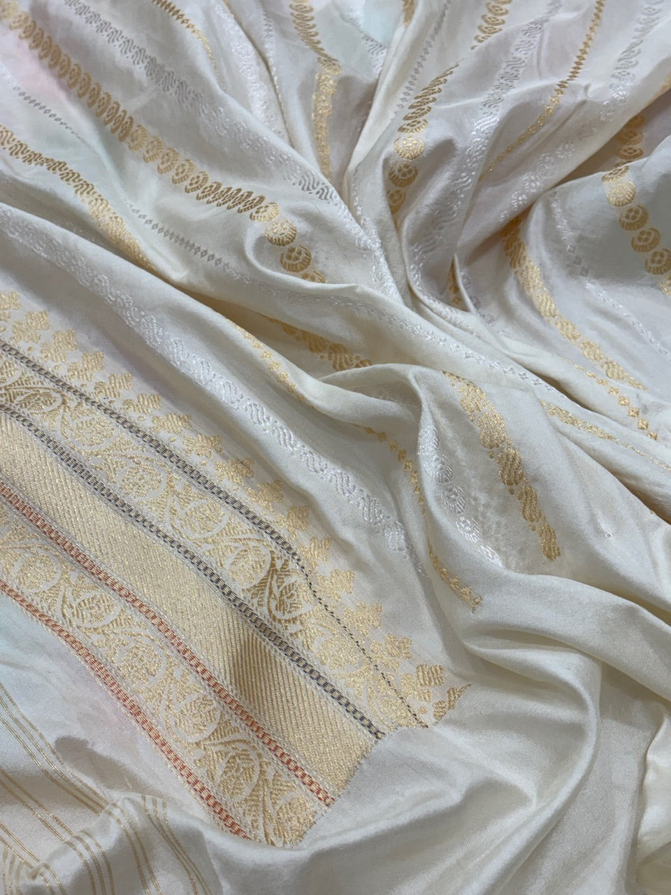 Ivory Banarasi Pure Katan Silk Rangkaat Handwoven Saree