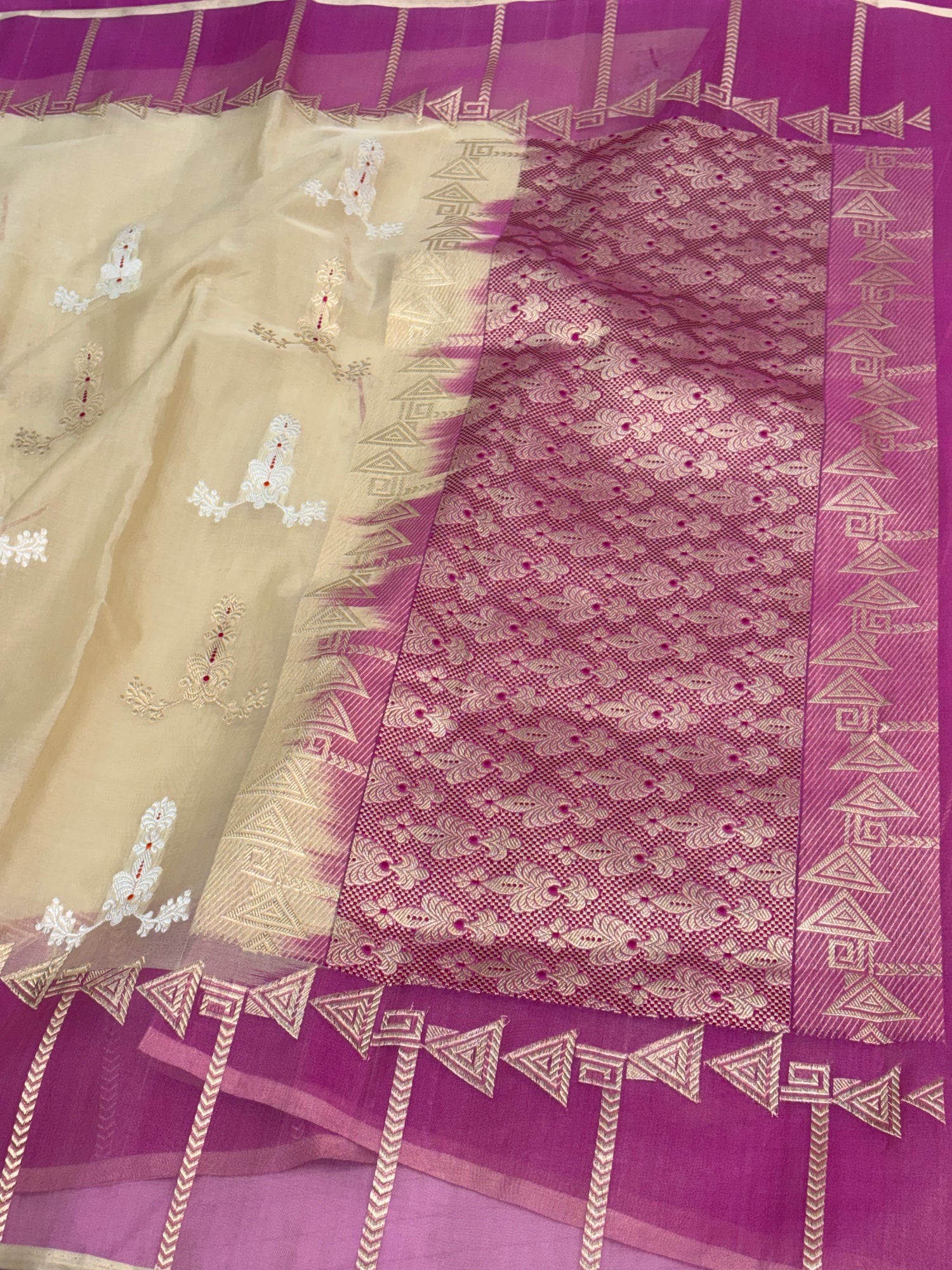 Beige with Pink Handwoven Banarasi Pure Kora Ektara with Kadiyal Border