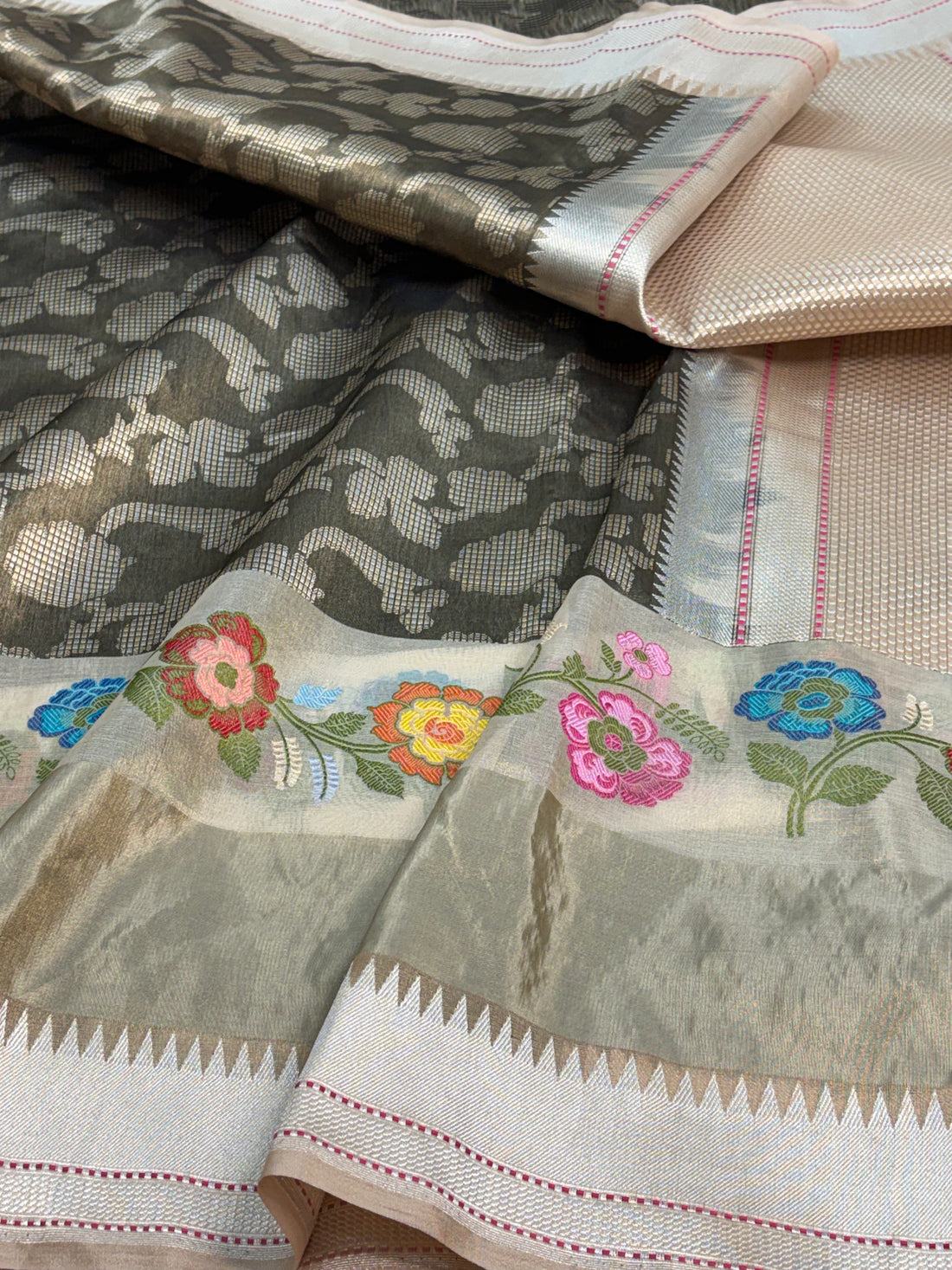 Smoke Grey Handwoven Banarasi Kadiyal Pure Tissue Silk Saree
