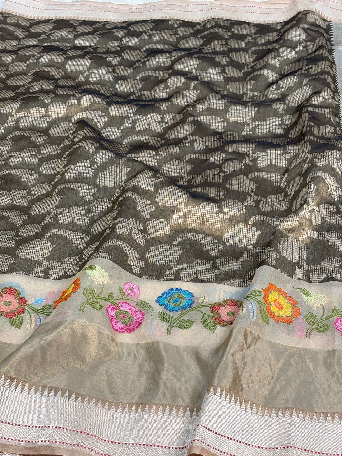 Smoke Grey Handwoven Banarasi Kadiyal Pure Tissue Silk Saree