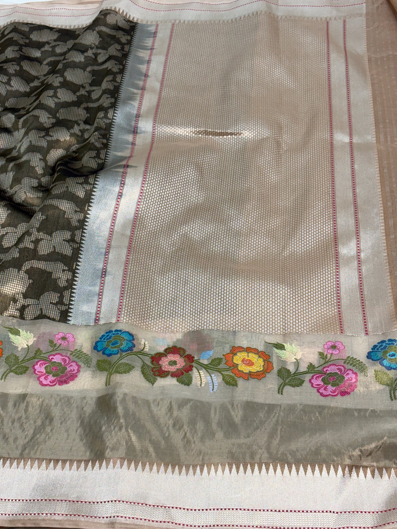 Smoke Grey Handwoven Banarasi Kadiyal Pure Tissue Silk Saree
