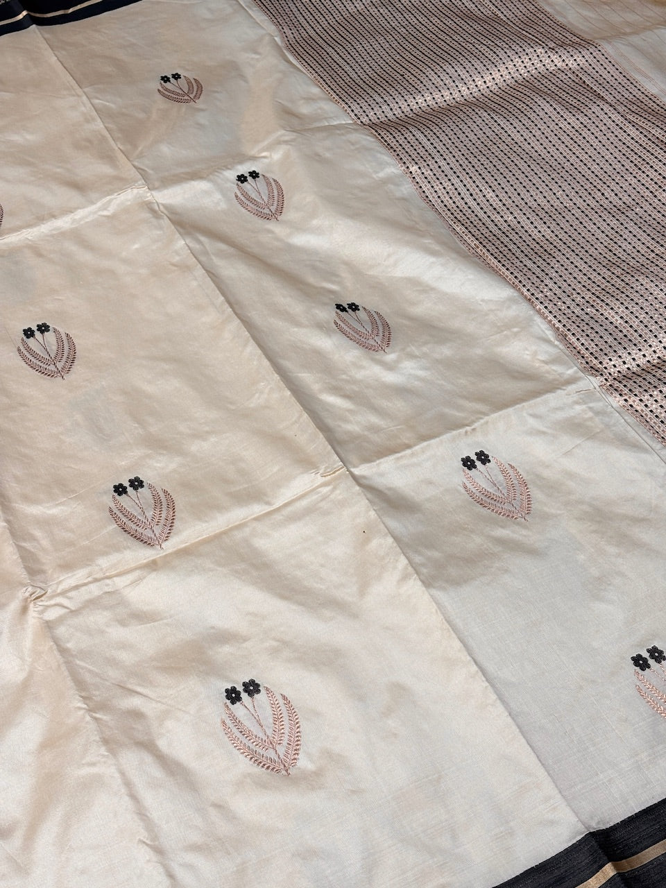 Ivory Pure Banarasi Katan Silk Handloom Saree