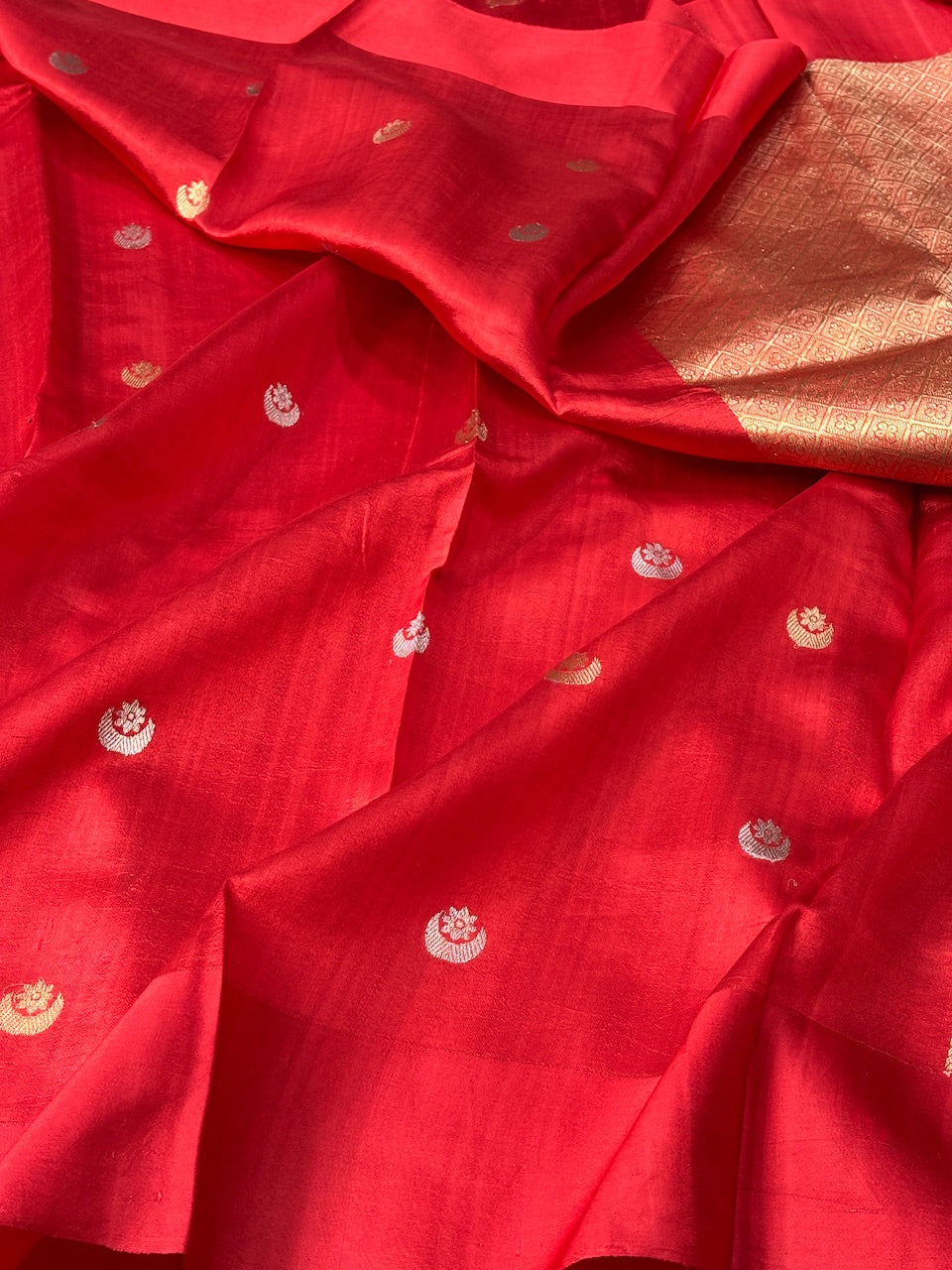 Red Mango Katan Banarasi Silk Handwoven Saree