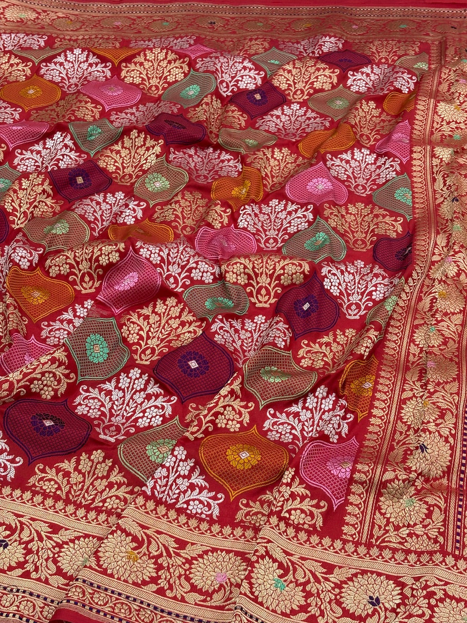 Red Minakaari Banarasi Pure Katan Silk Handwoven Saree