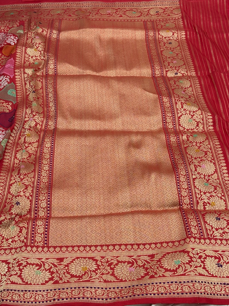Red Minakaari Banarasi Pure Katan Silk Handwoven Saree