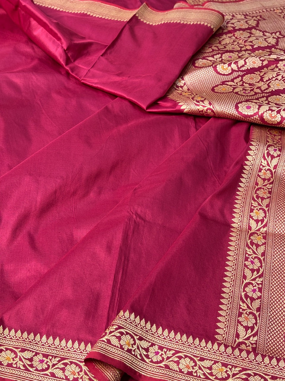 Apple Red Pure Banarasi Katan Silk Handloom Saree