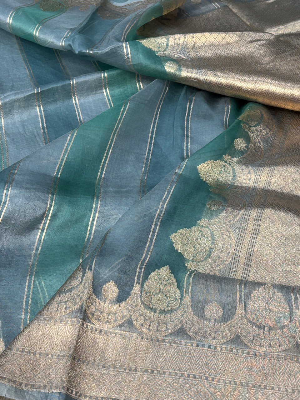 Gray Banarasi Kora Silk Handwoven Saree