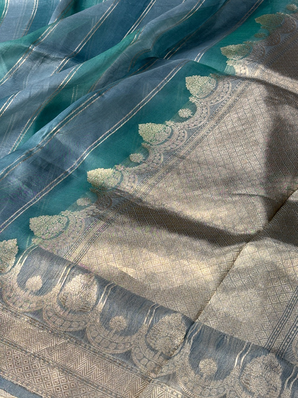 Gray Banarasi Kora Silk Handwoven Saree