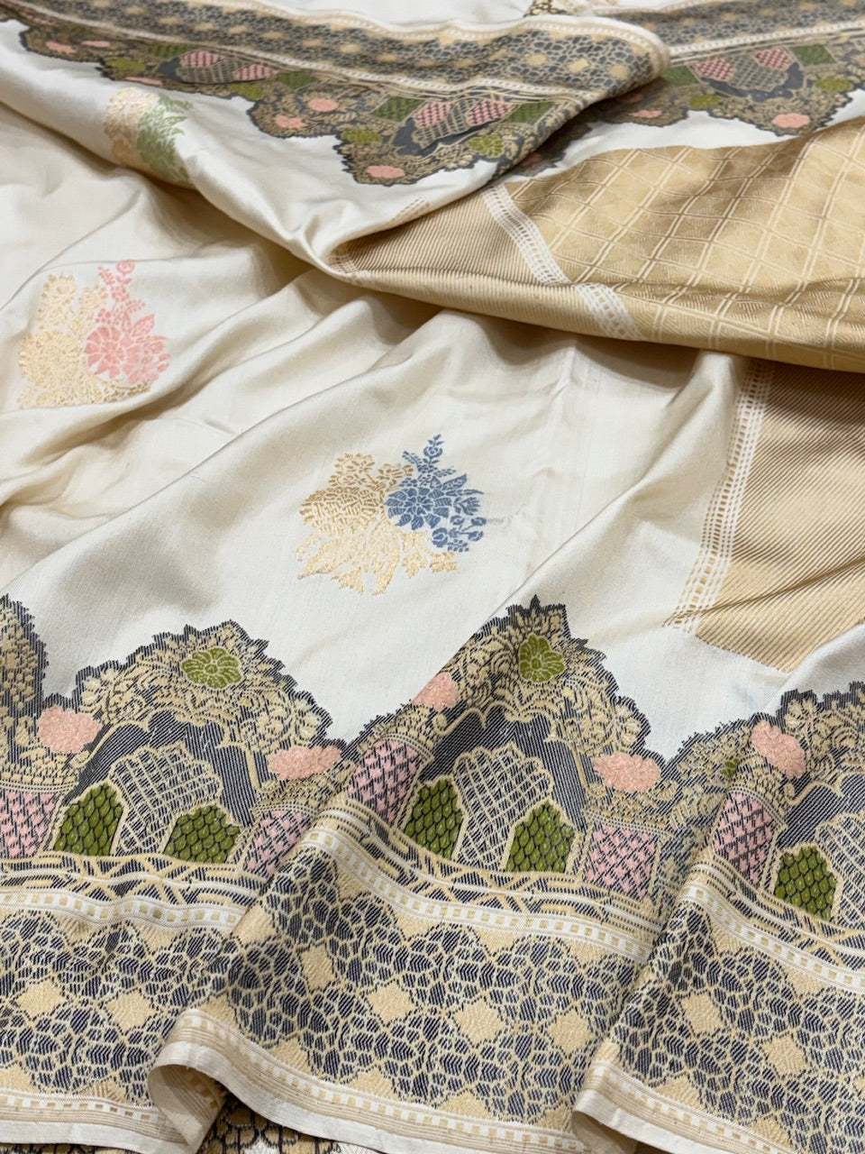 Ivory Pure Banarasi Ektara  Silk Handwoven Saree