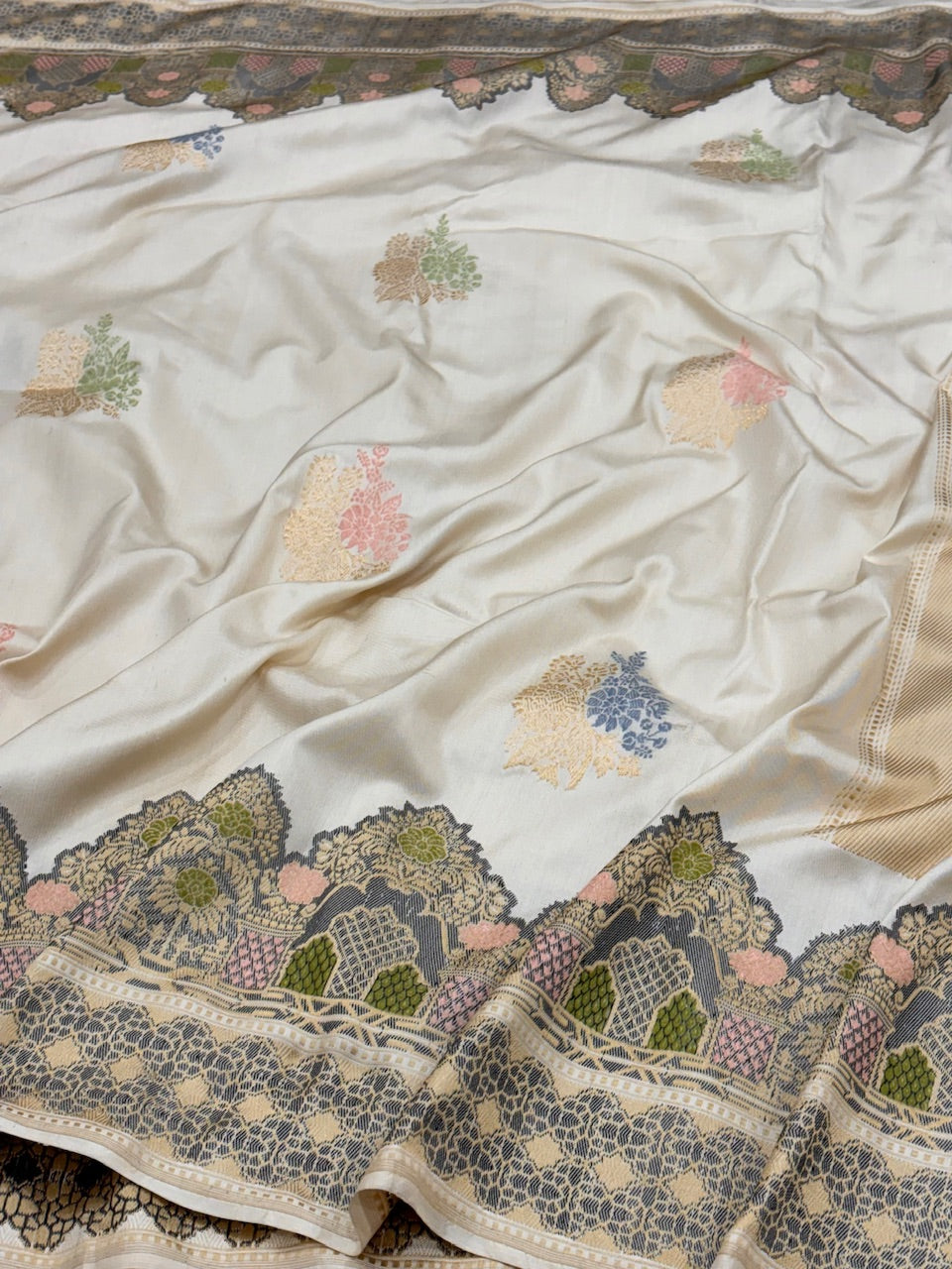 Ivory Pure Banarasi Ektara  Silk Handwoven Saree