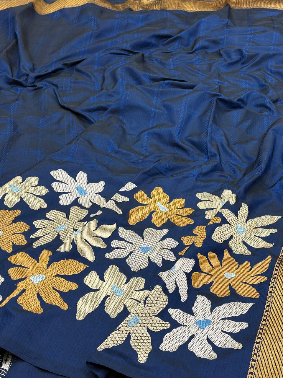 Neavy Blue Banarasi Pure Katan Silk Handwoven Saree