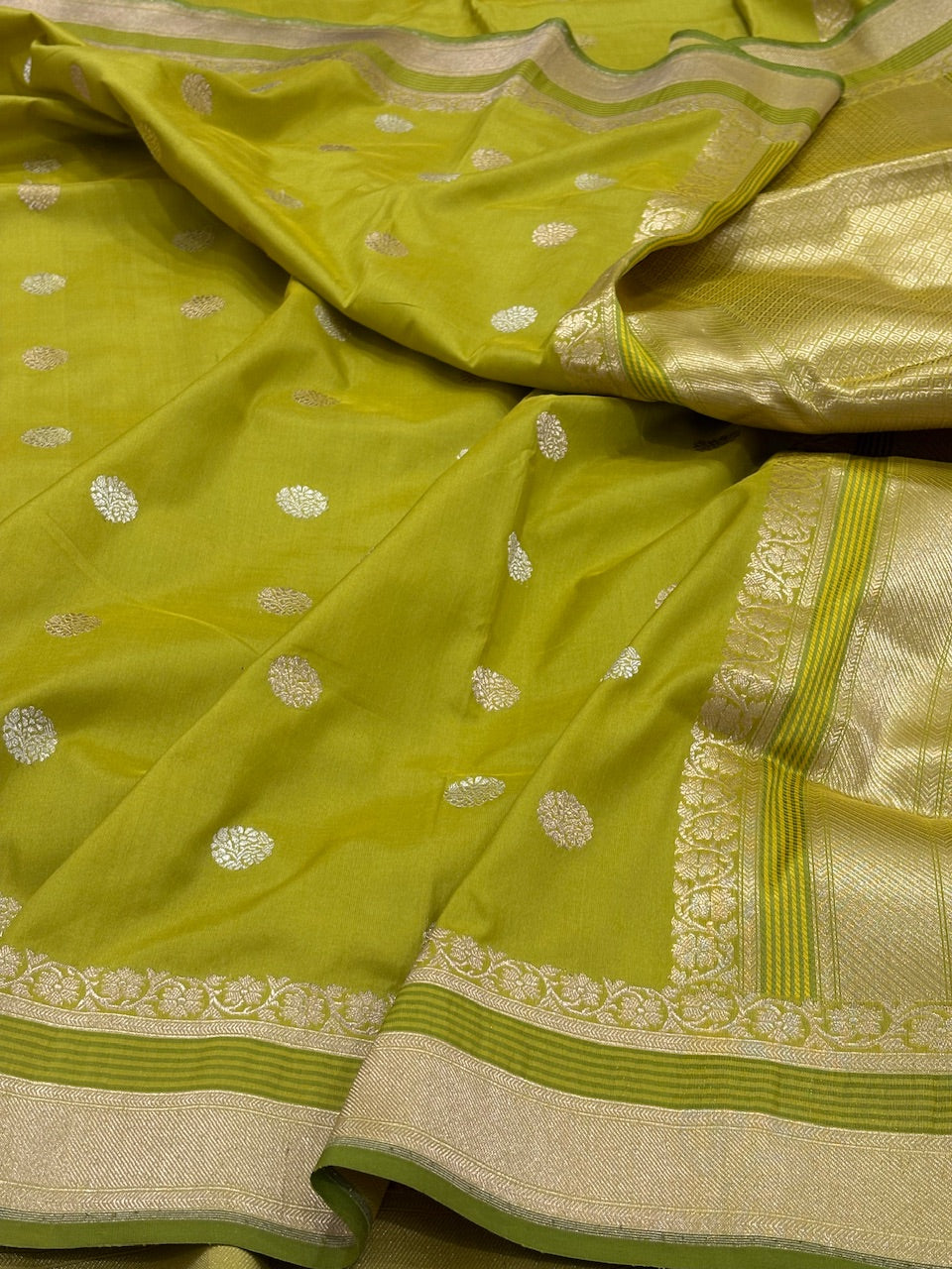Neon Green Banarasi Pure Katan Silk Handwoven Saree