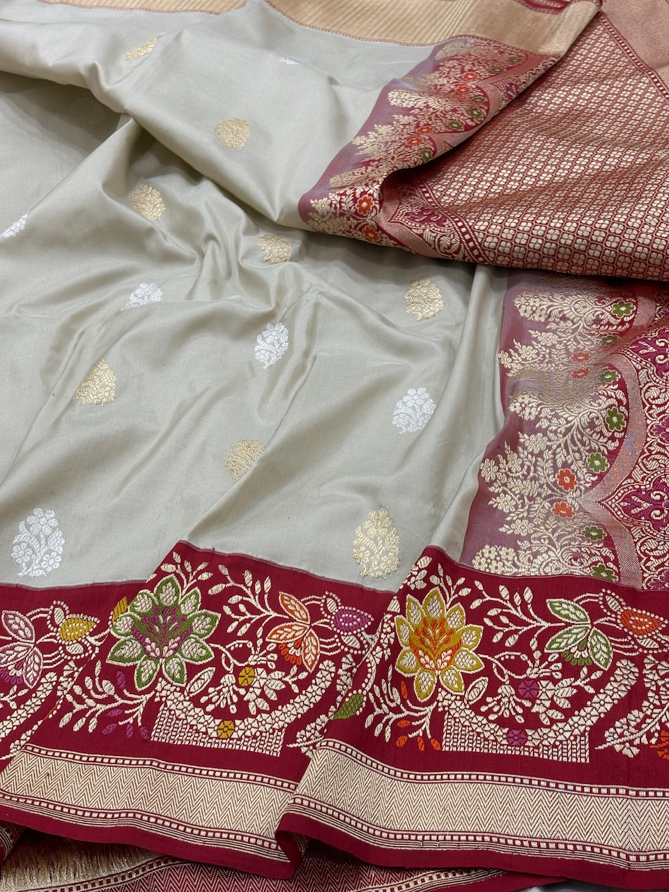 Off White Banarasi Pure Katan Silk Handwoven Saree