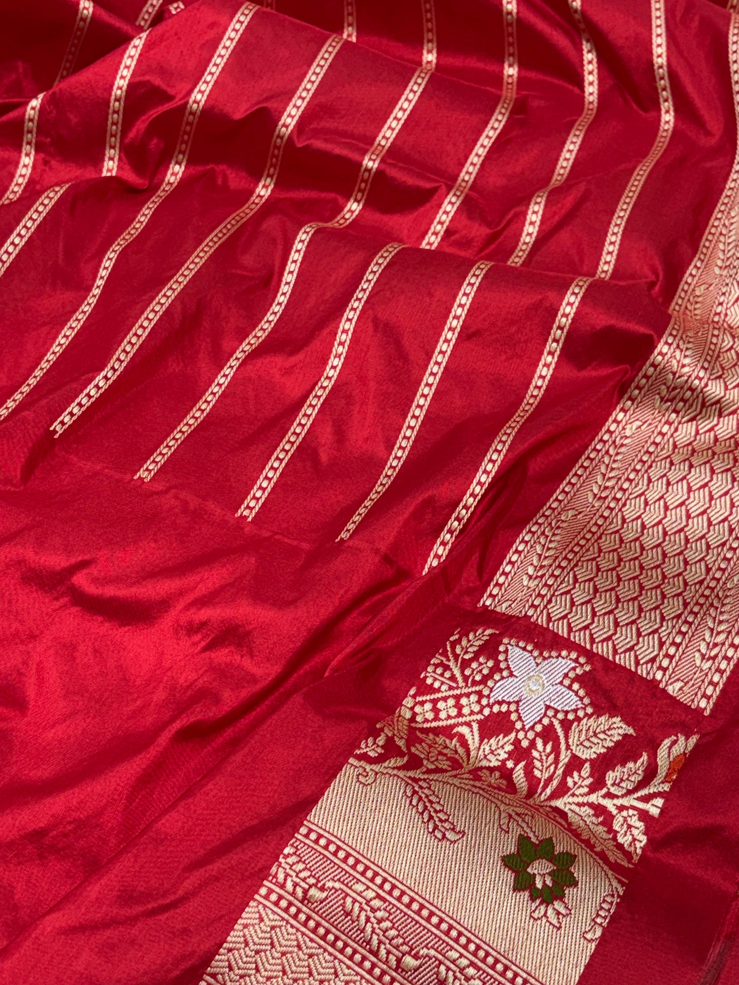 Mauve Pure Kora Banarasi Handwoven Saree with Multicolour Meenakari Buta