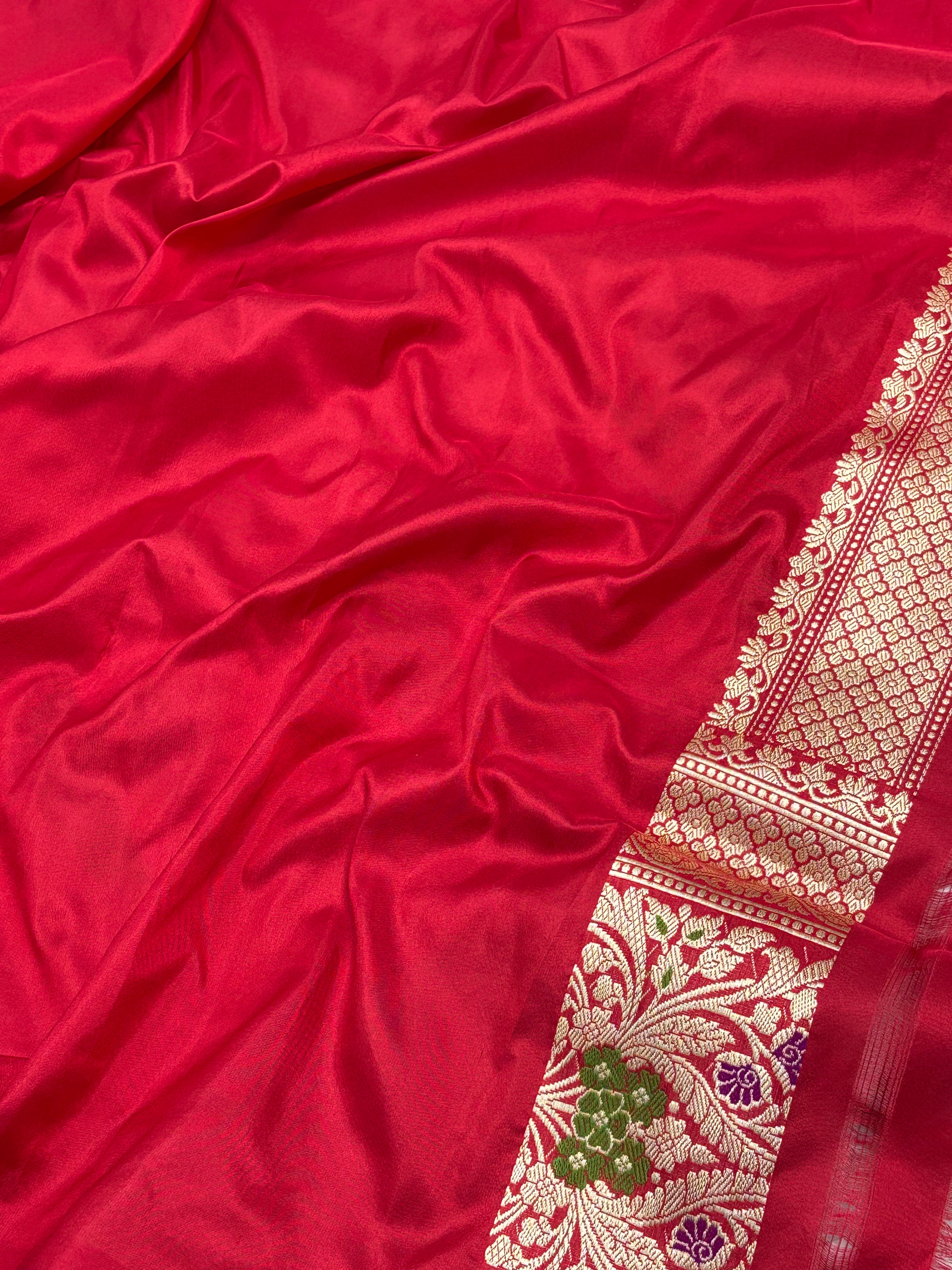 Gold Spinning Meenakari Banarasi Saree