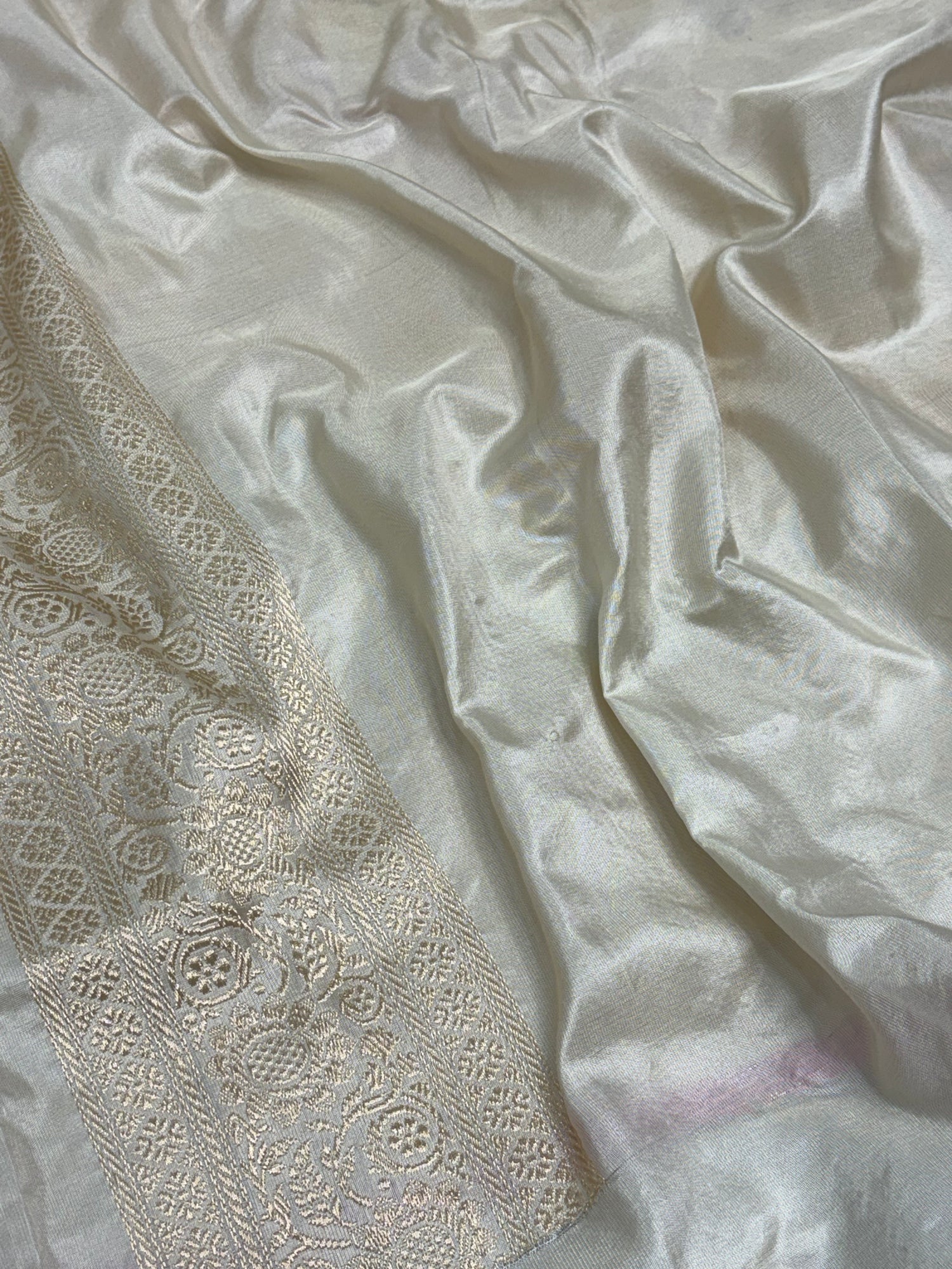 Pastel Multicolor with Soft Ivory Base Handwoven Rangkaat Banarasi Silk Saree