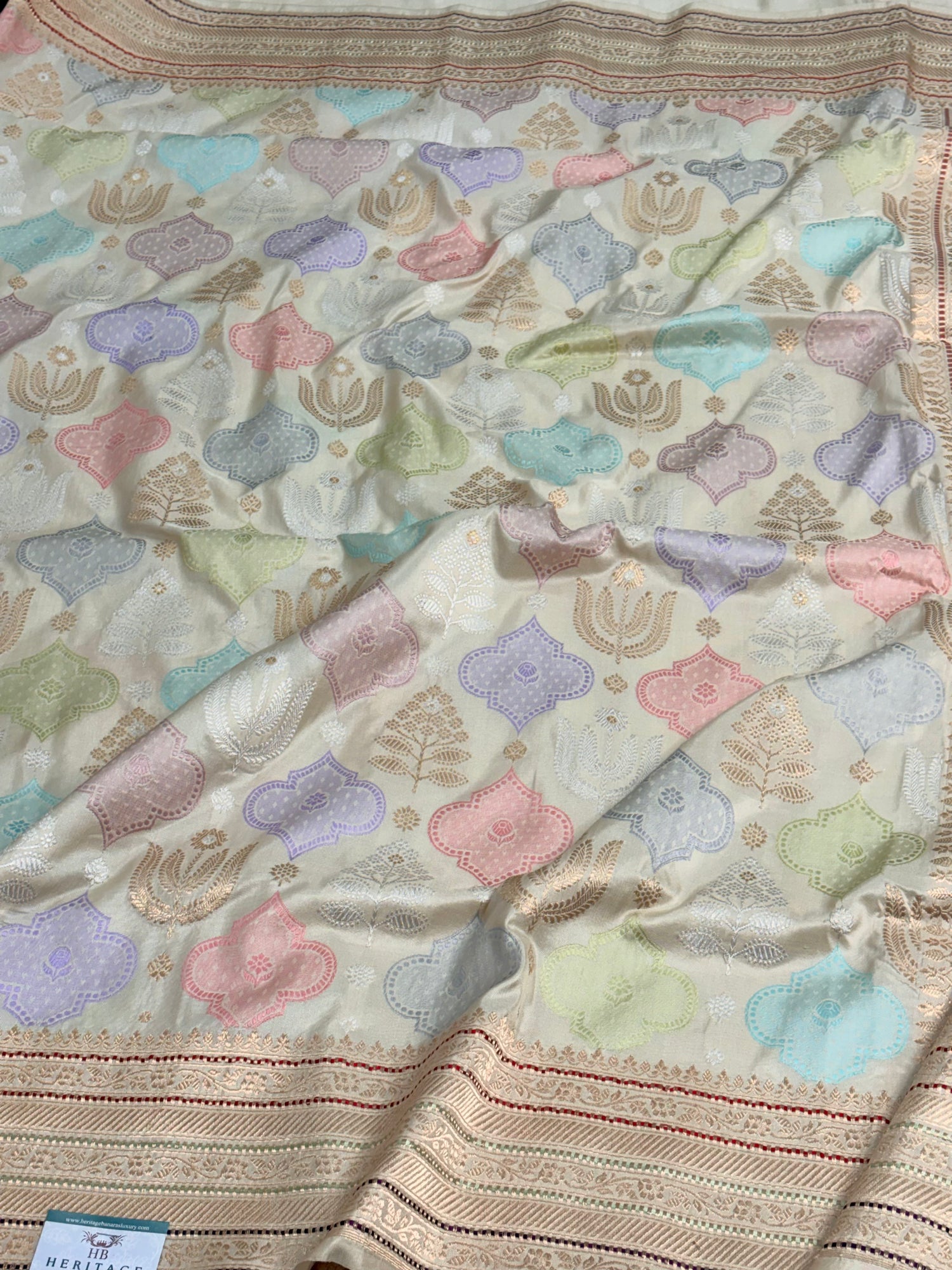 Ivory Handwoven Banarasi Pure Katan Silk Ivory Rangkaat Saree