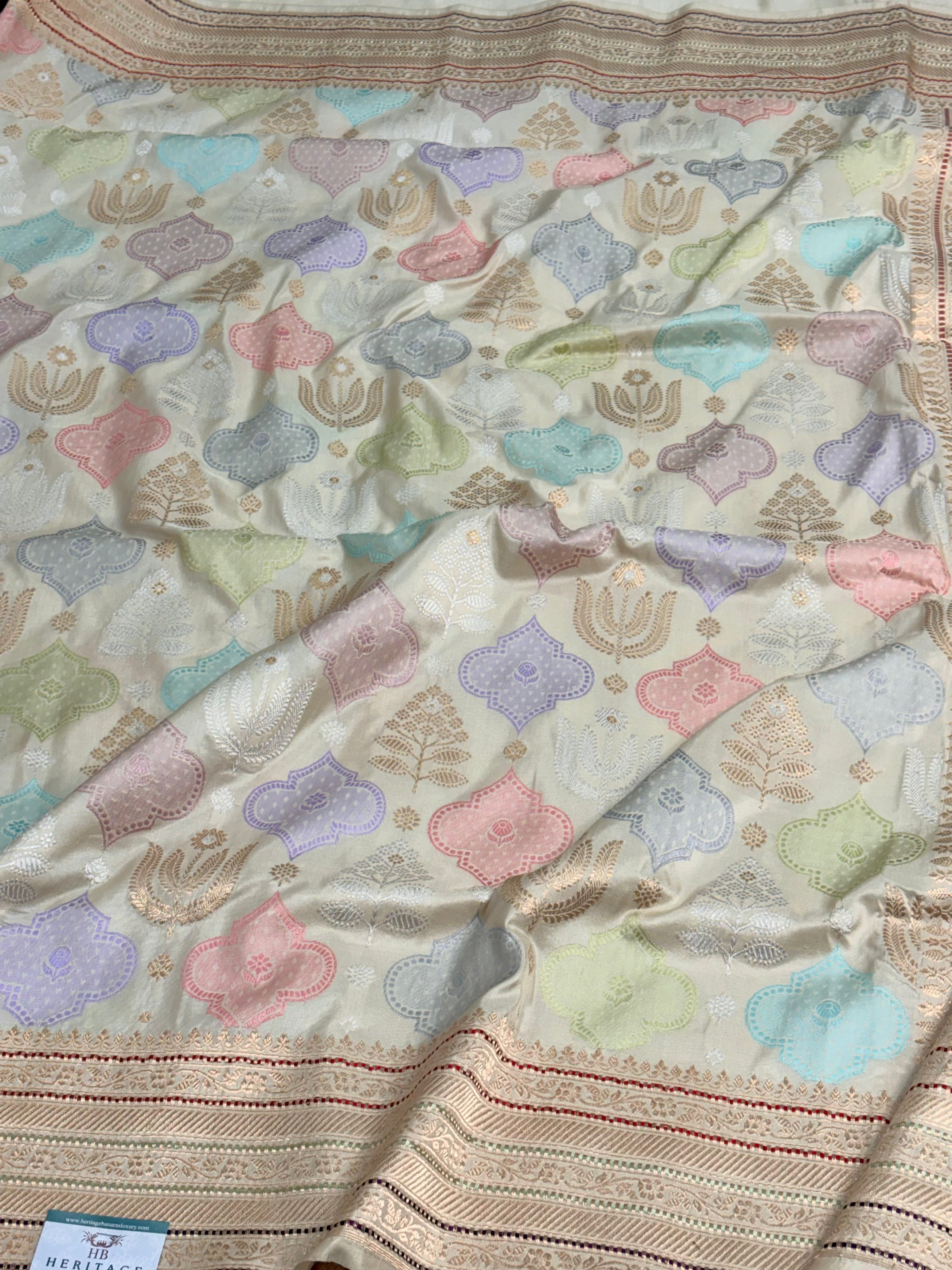Ivory Handwoven Banarasi Pure Katan Silk Ivory Rangkaat Saree