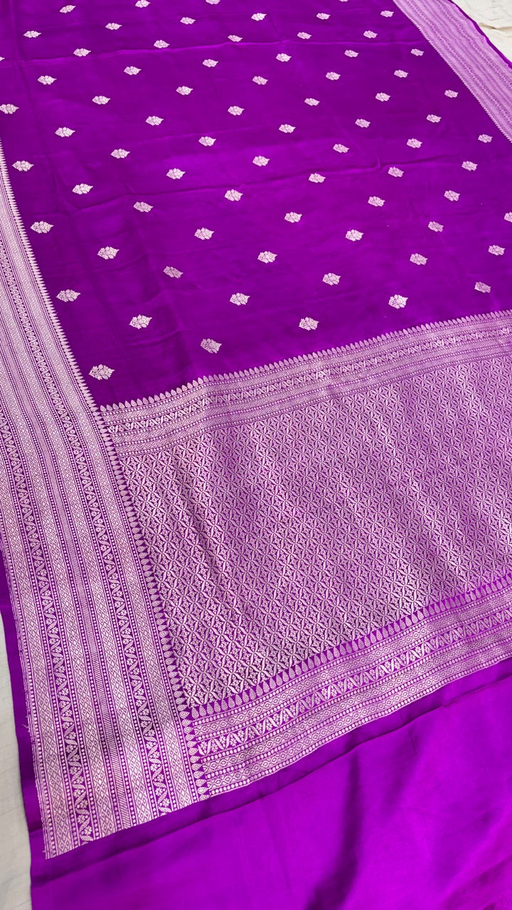 Bright Magenta Pure Banarasi Mashru Satin Silk Handwoven Saree