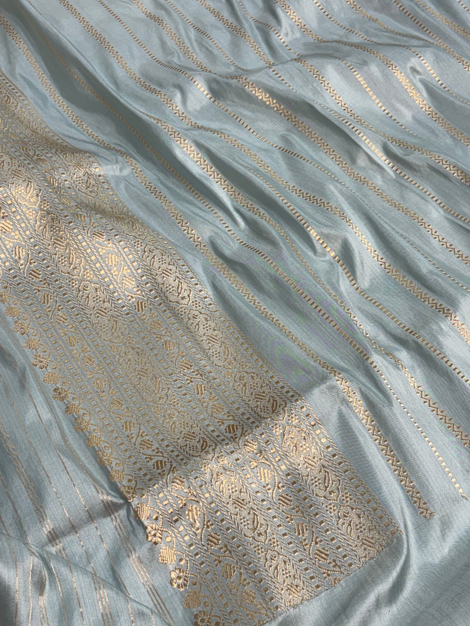 Blue Pure Katan Silk Handwoven Rangkat Banarasi Saree