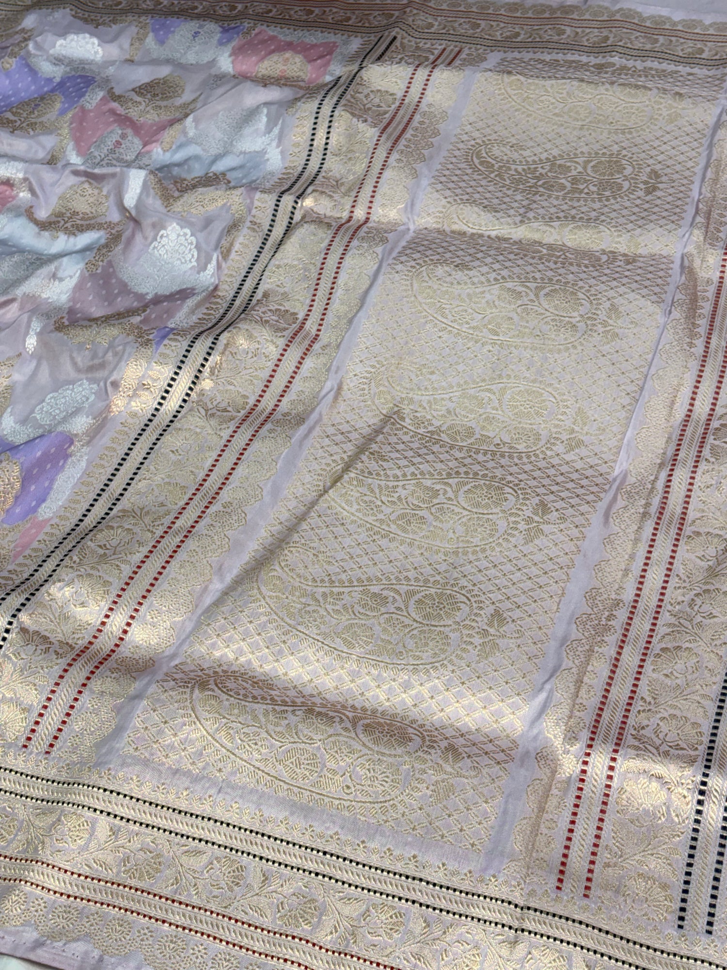 Water Baby Pink Handwoven Pastel Rangkat Banarasi Saree in Necklace Design