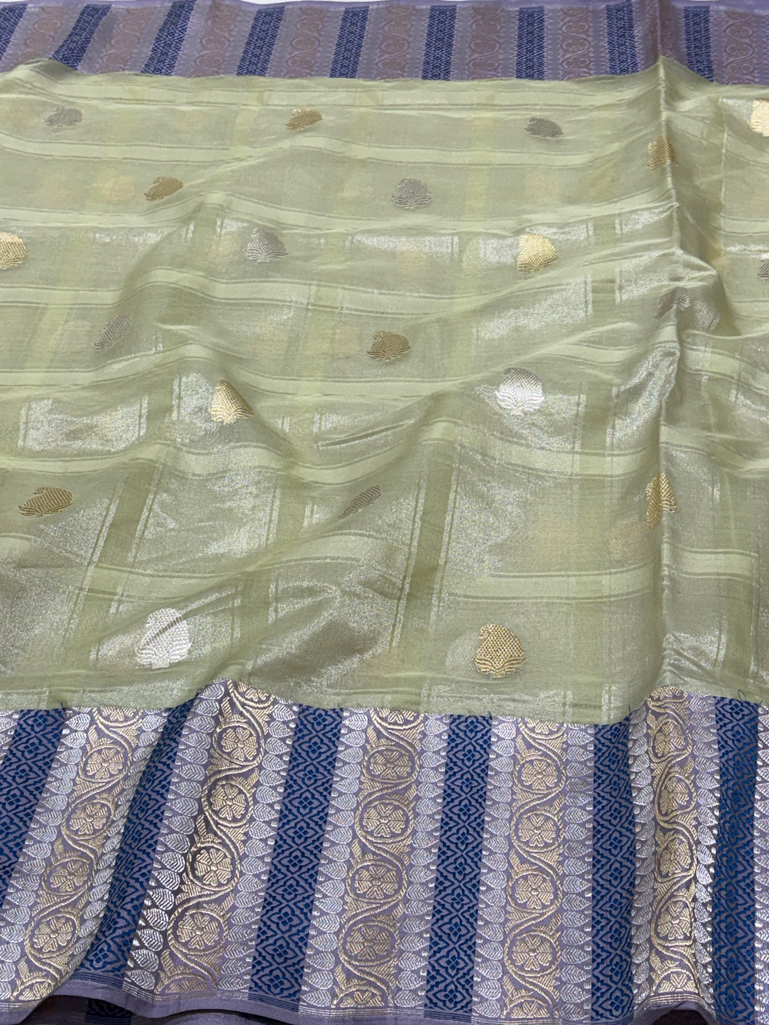 Pure Tissue Kora Handwoven Banarasi Saree with Designer Border