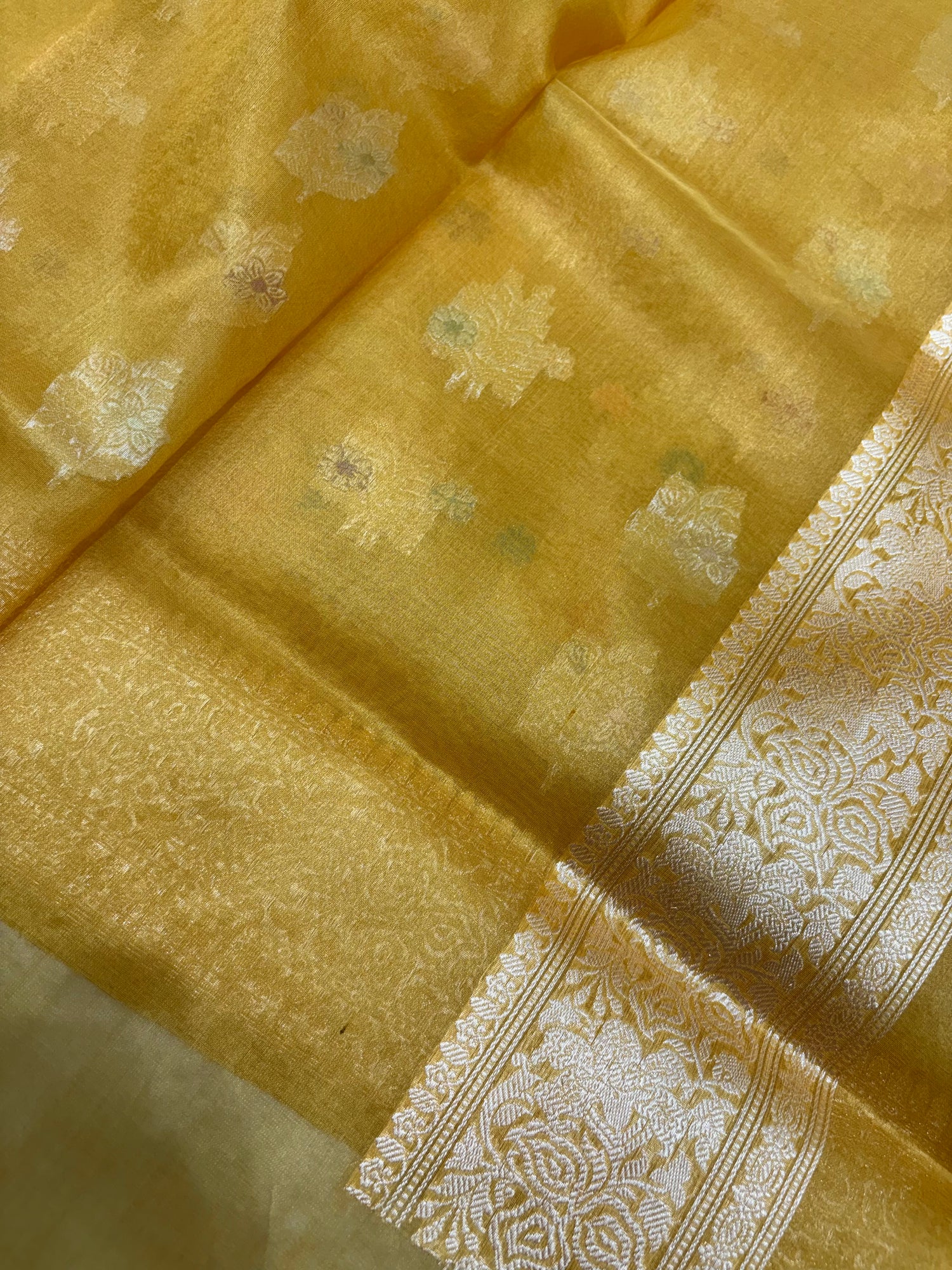 Pure Kora Silk Handwoven Banarasi Saree with Tilfi Meenakari Boota