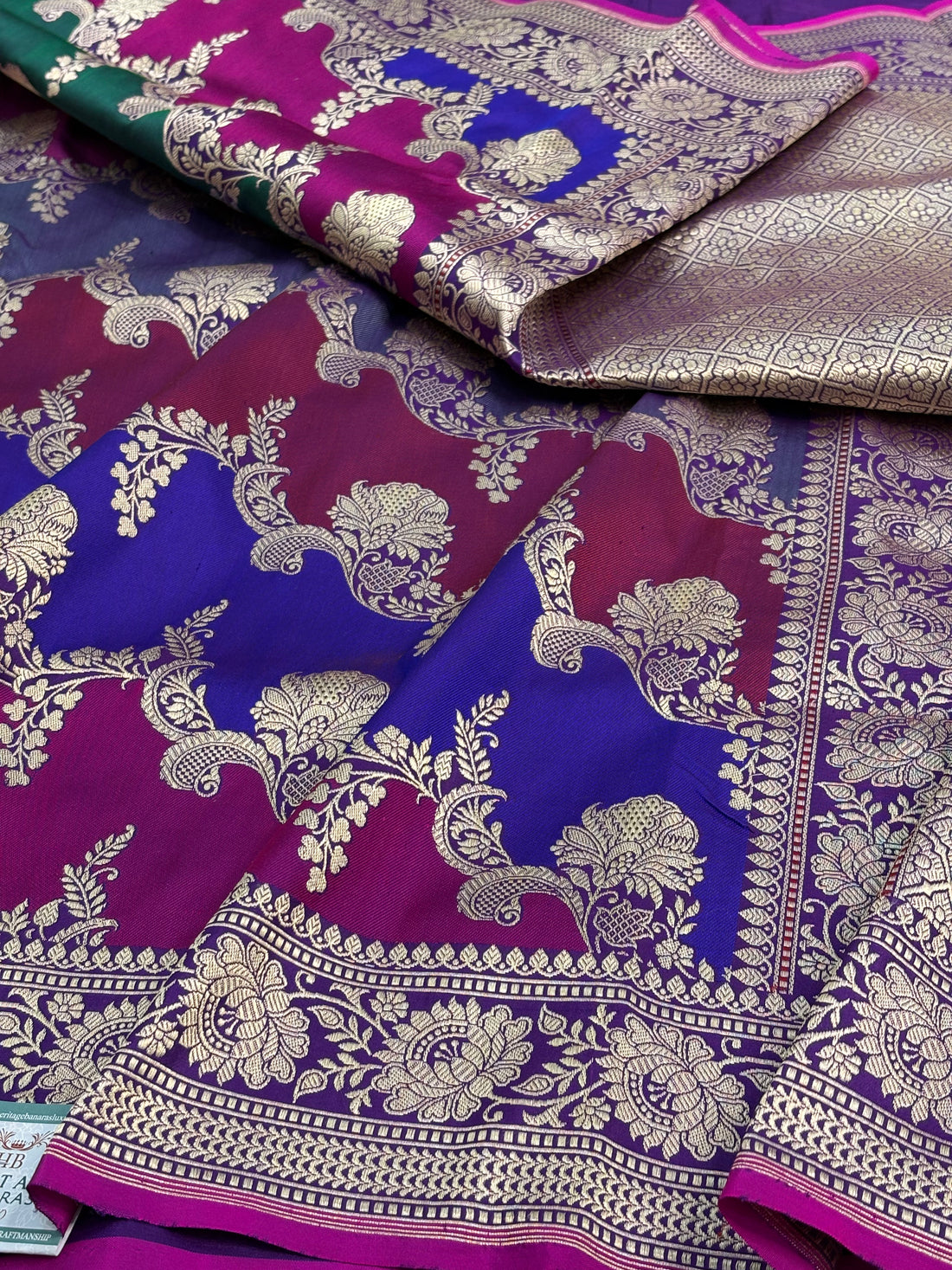 Pure Katan Silk Handwoven Rangkat Banarasi Saree