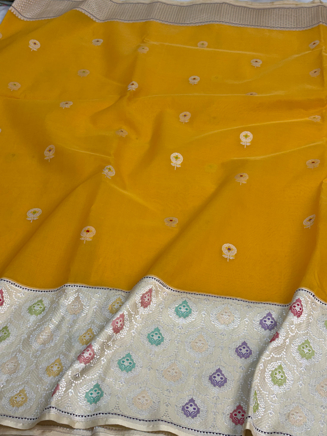 Pure Kora Ektara Handwoven Banarasi Saree with Ivory Katan Silk Kadhial Border