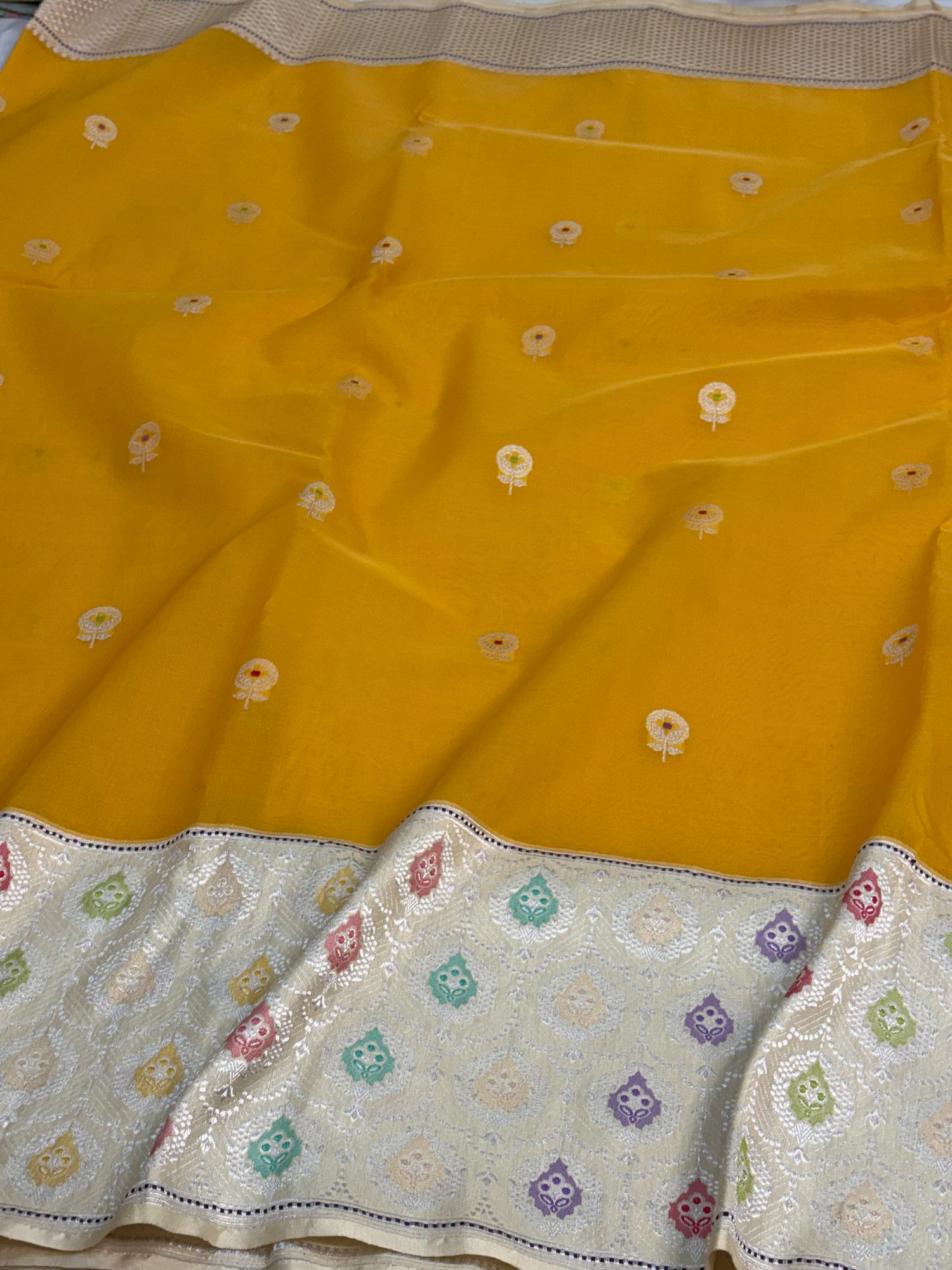 Pure Kora Ektara Handwoven Banarasi Saree with Ivory Katan Silk Kadhial Border