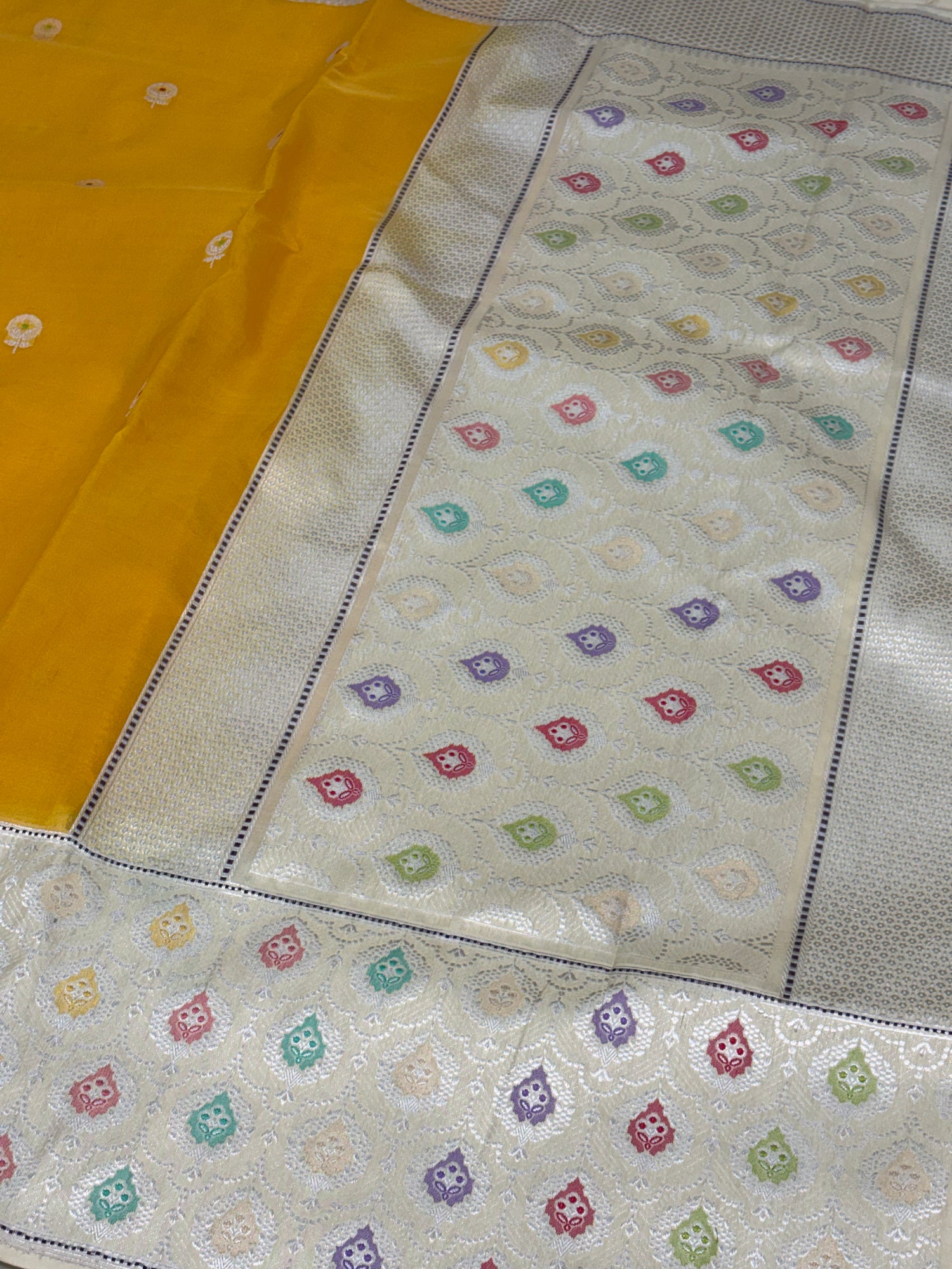 Pure Kora Ektara Handwoven Banarasi Saree with Ivory Katan Silk Kadhial Border