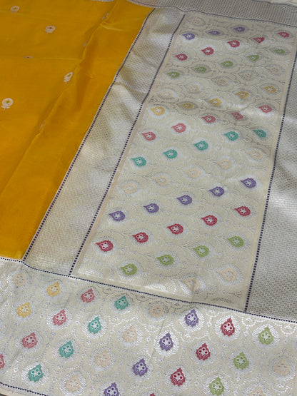 Pure Kora Ektara Handwoven Banarasi Saree with Ivory Katan Silk Kadhial Border