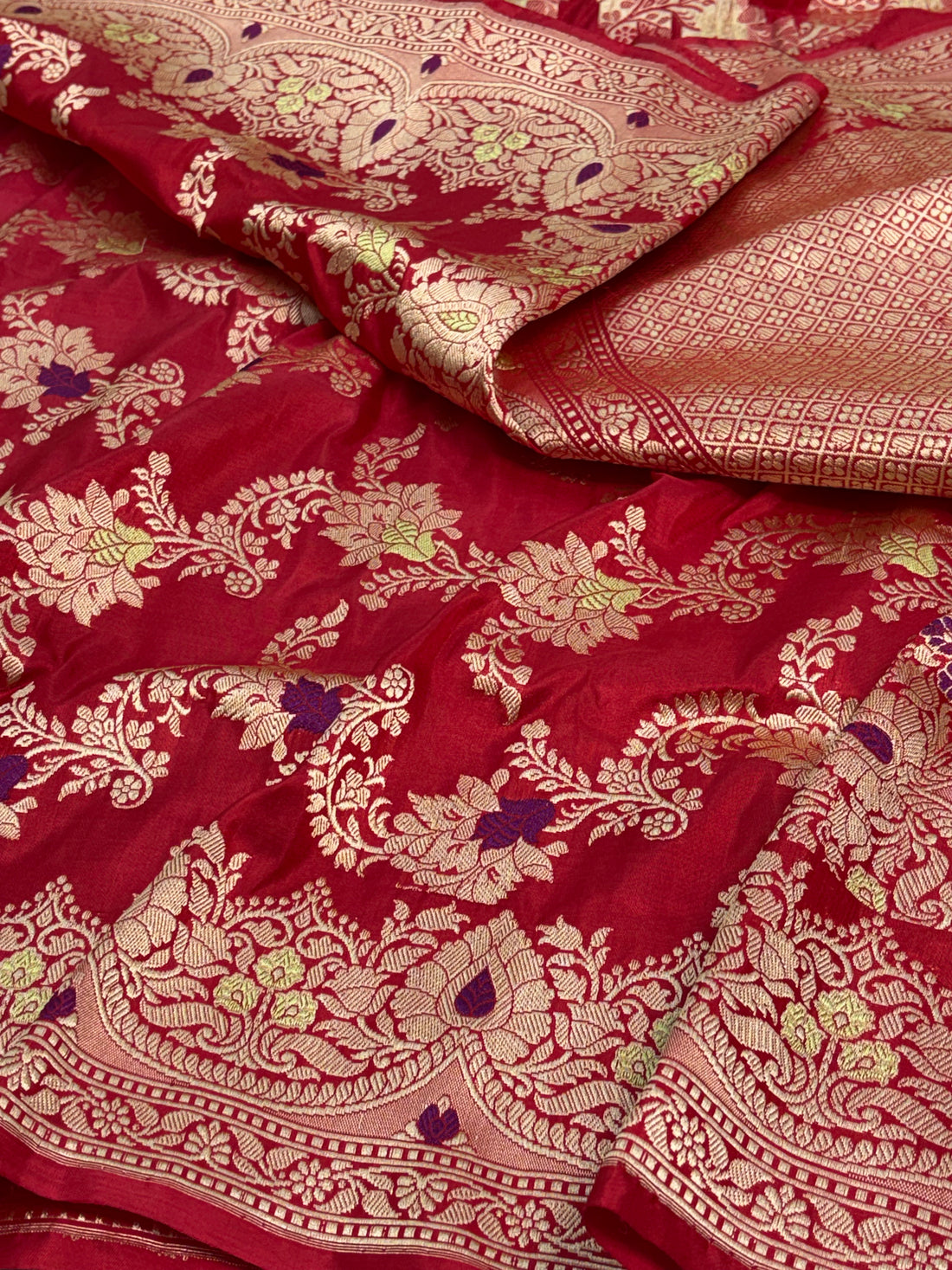 Pure Katan Silk Handwoven Jangla Banarasi Saree with Meenakari Work