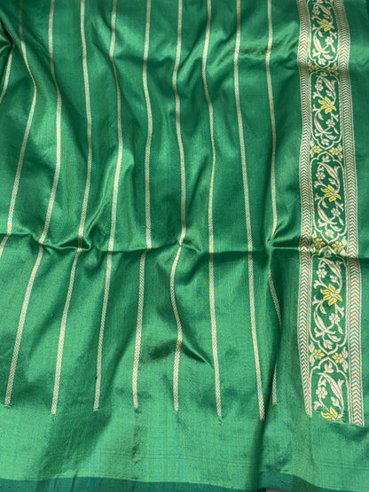 Green Pure Katan Silk Handwoven Banarasi Saree with Meenakari Kadhwa Boota Pallu