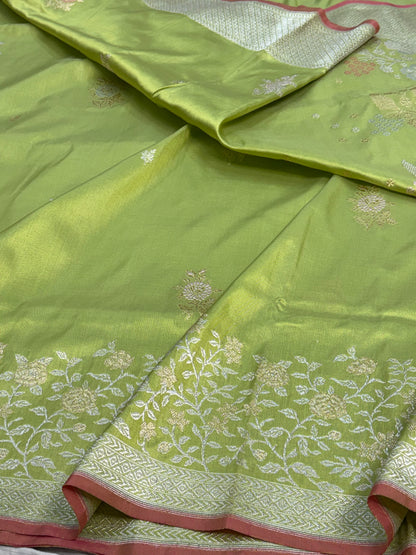 Green Pure Katan Silk Handwoven Banarasi Saree with Rupa Sona Border &amp; Boota